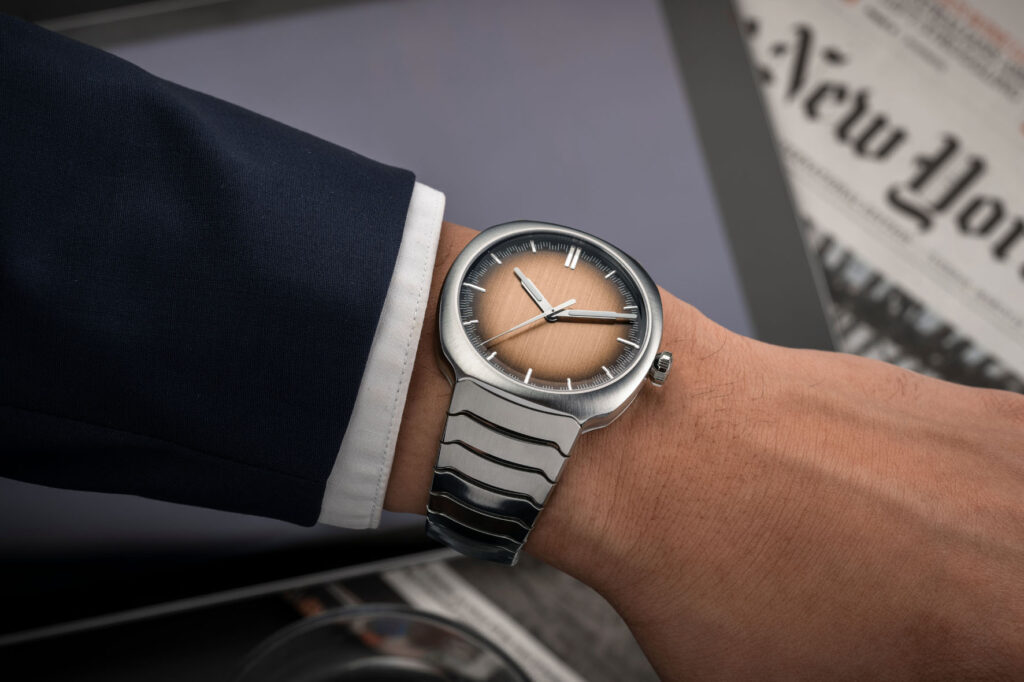 H. Moser & Cie. Streamliner Centre Seconds Smoked Salmon