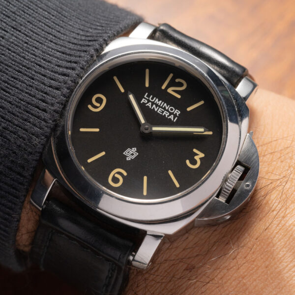 Panerai_Luminor_Logo_5218_201:A_Watch_Insanity_Pre_Loved_02