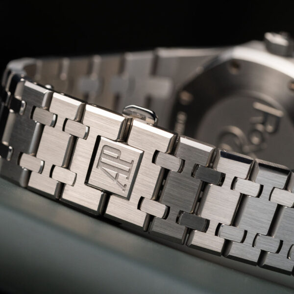 Audemars_Piguet_Royal_Oak_Dual_Time26120ST_Watch_Insanity_09