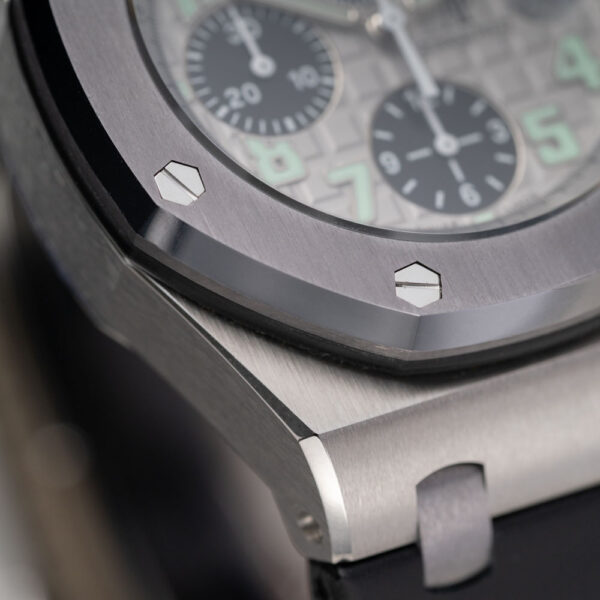 Audemars_Piguet_Offshore_Titanium_Tantlum_Watch_Insanity_Pre_Loved_04