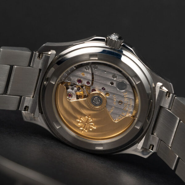 Patek_Philippe_Aquanaut_5066_Watch_Insanity_Pre_Loved_06