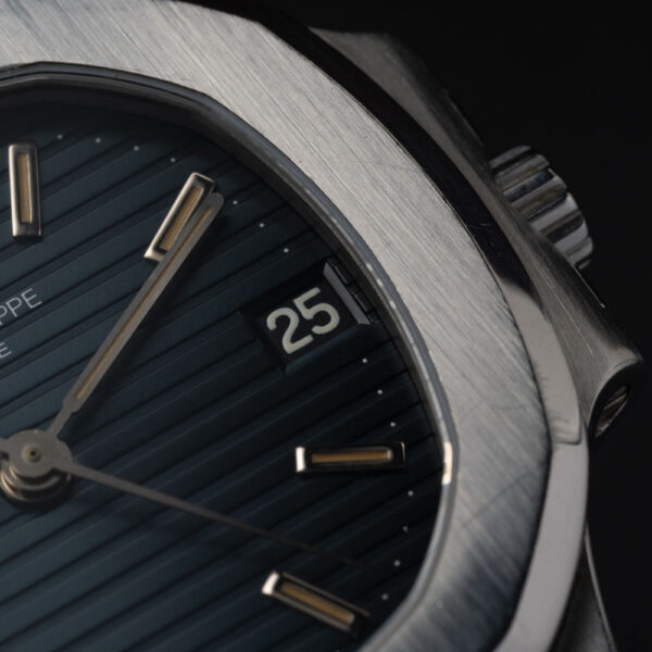 Patek_Philippe_Nautilus_3800_Watch_Insanity_Pre_Loved_05