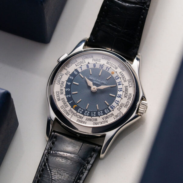 Patek_Philippe_World_Time_5110P_Watch_Insanity_Pre_Loved_01