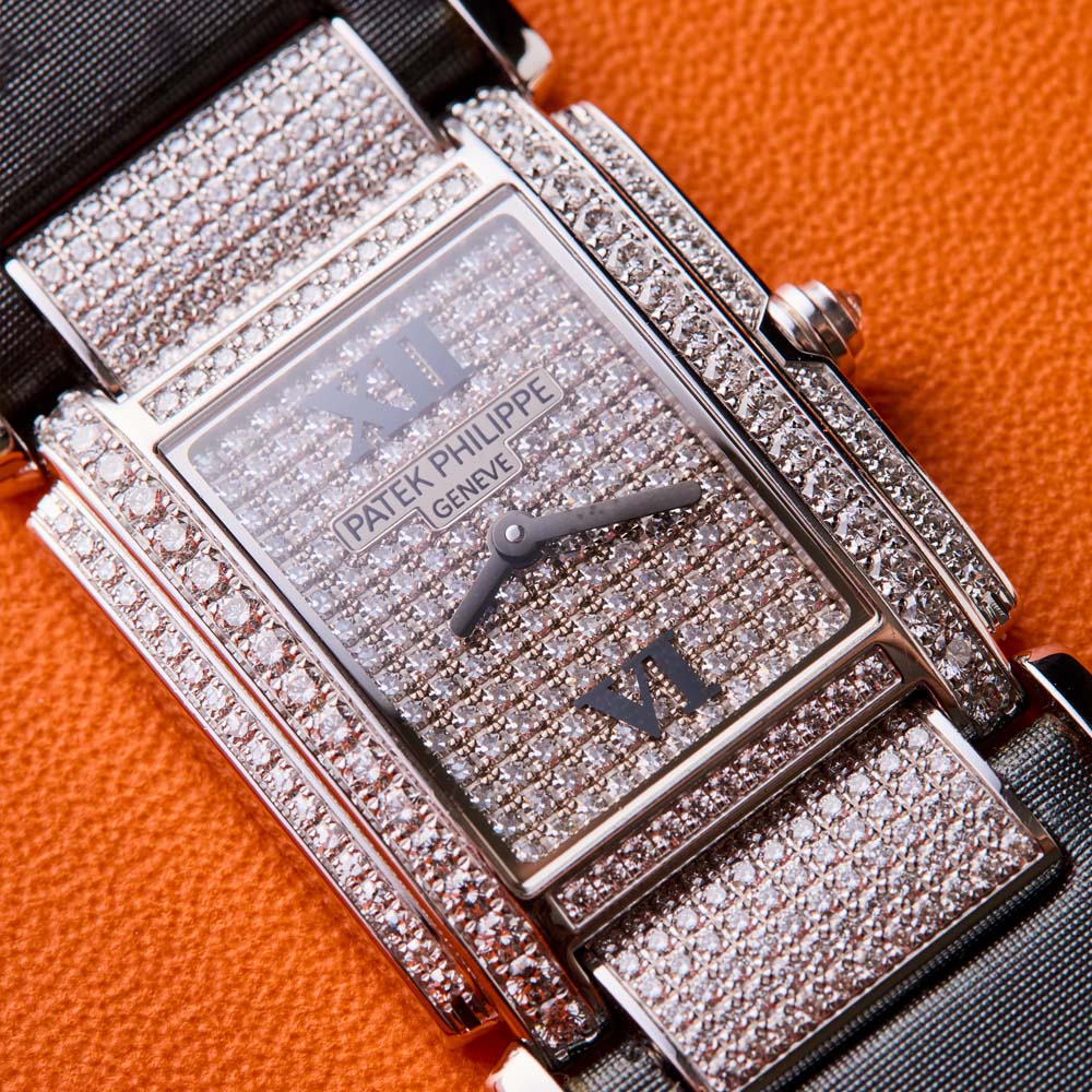 Patek_Philippe_Twenty4_4910G_Watch_Insanity_Pre_Loved_06